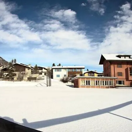 Speciale - Celerina ゲストハウス 2*