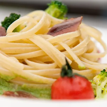 ゲストハウス Speciale - Celerina ツェエリーナ