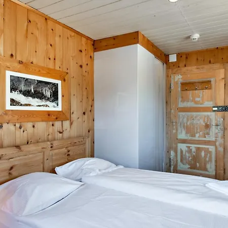 Speciale - Celerina ゲストハウス 2*